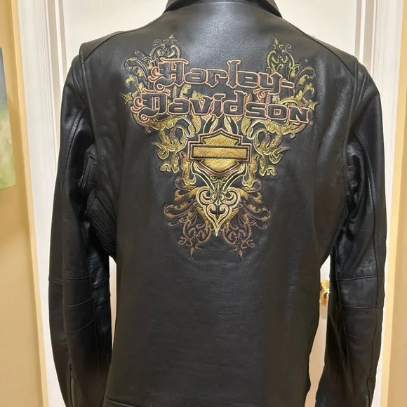Women’s Harley Davidson, Black Leather Motorcycle Jacket with zip outlining